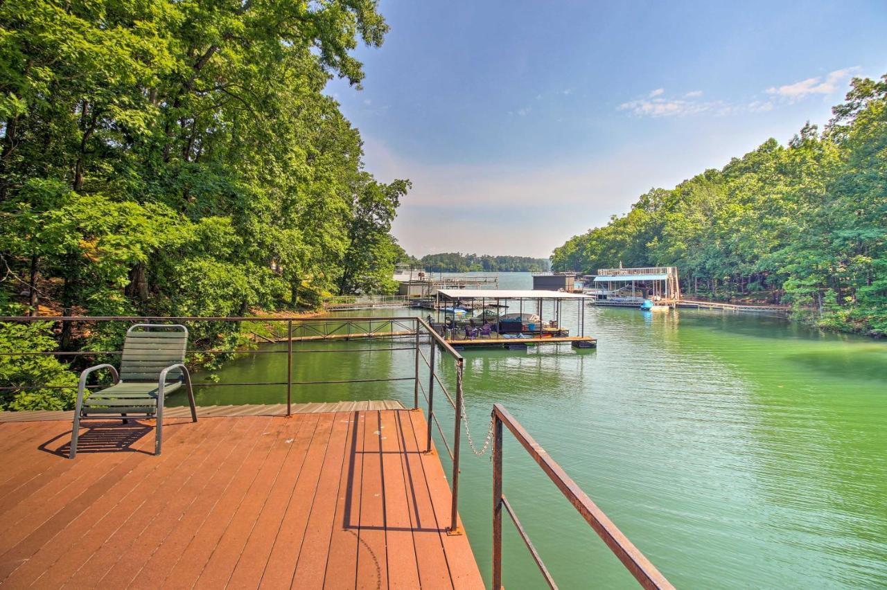 Spacious Georgia Getaway With Dock On Lake Lanier! Gainesville Exterior foto